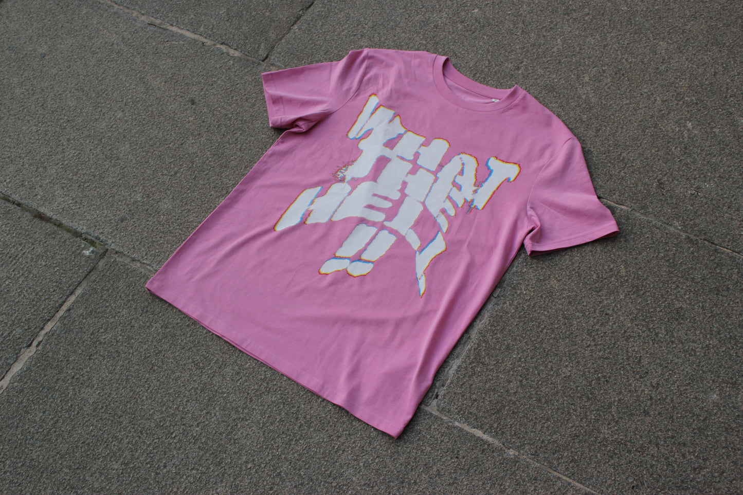 TEE - WHAT THE HELL (BUBBLE PINK)